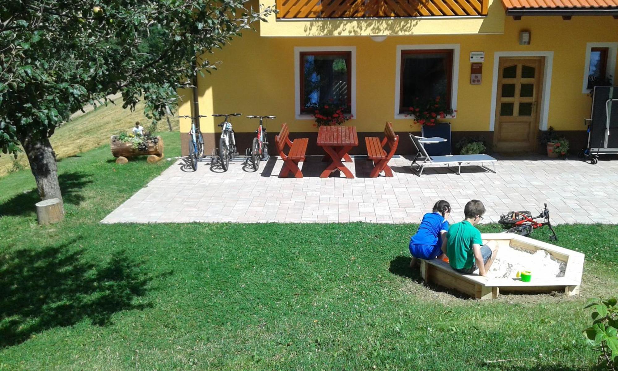 Apartments Organic Tourist Farm Gradisnik Prevalje Luaran gambar